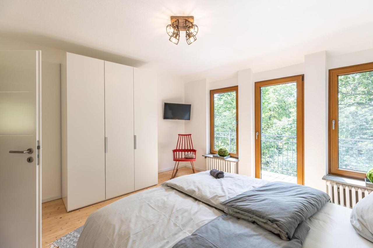 Landhaus Karbach Komplett Oder Einzelne Wohneinheiten Villa Inkl Sauna Bzw Waldhaeuschen Hirten Exterior photo
